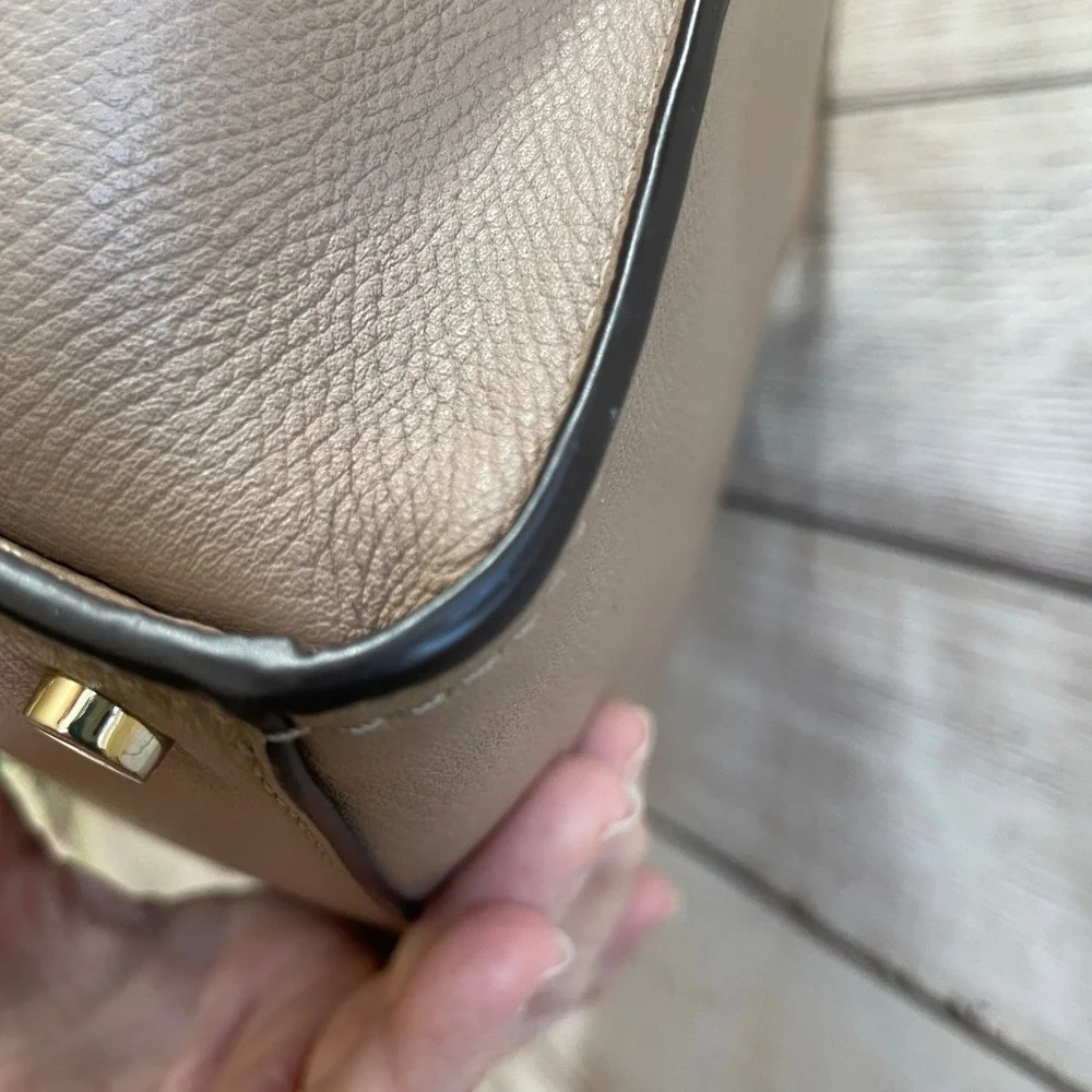 KATE SPADE NEW YORK CLASSIC‎ MEDIUM SATCHEL/CROSSBODY IN TAUPE PEBBLED LEATHER